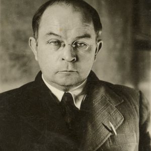 Рецензія на документальний нарис Вадима Ададурова «(Не)таємна історія Віктора Петрова».
